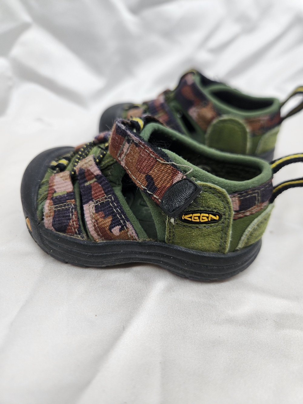 Keen Kids Olive Green and Brown Closed-Toe Water Shoes - Picture 4 of 7